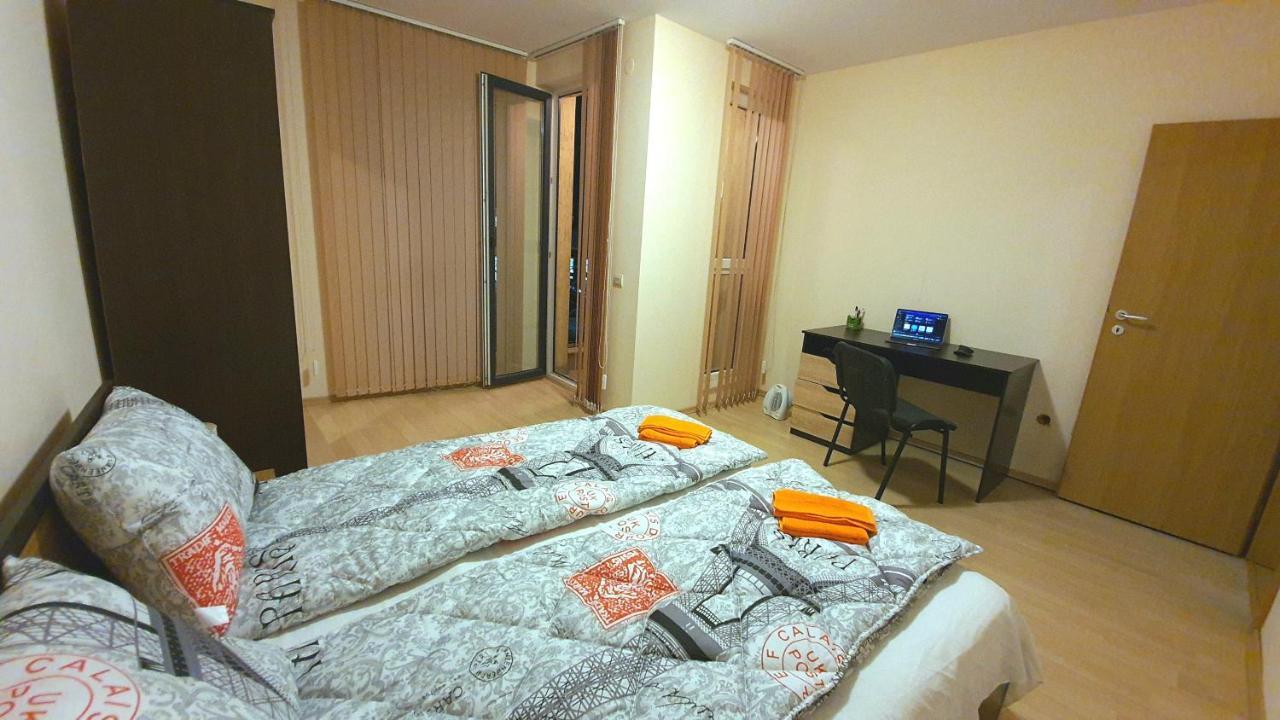 Апартаменти Minimalistic 1Br Flat With A Parking Spot Варна Екстер'єр фото
