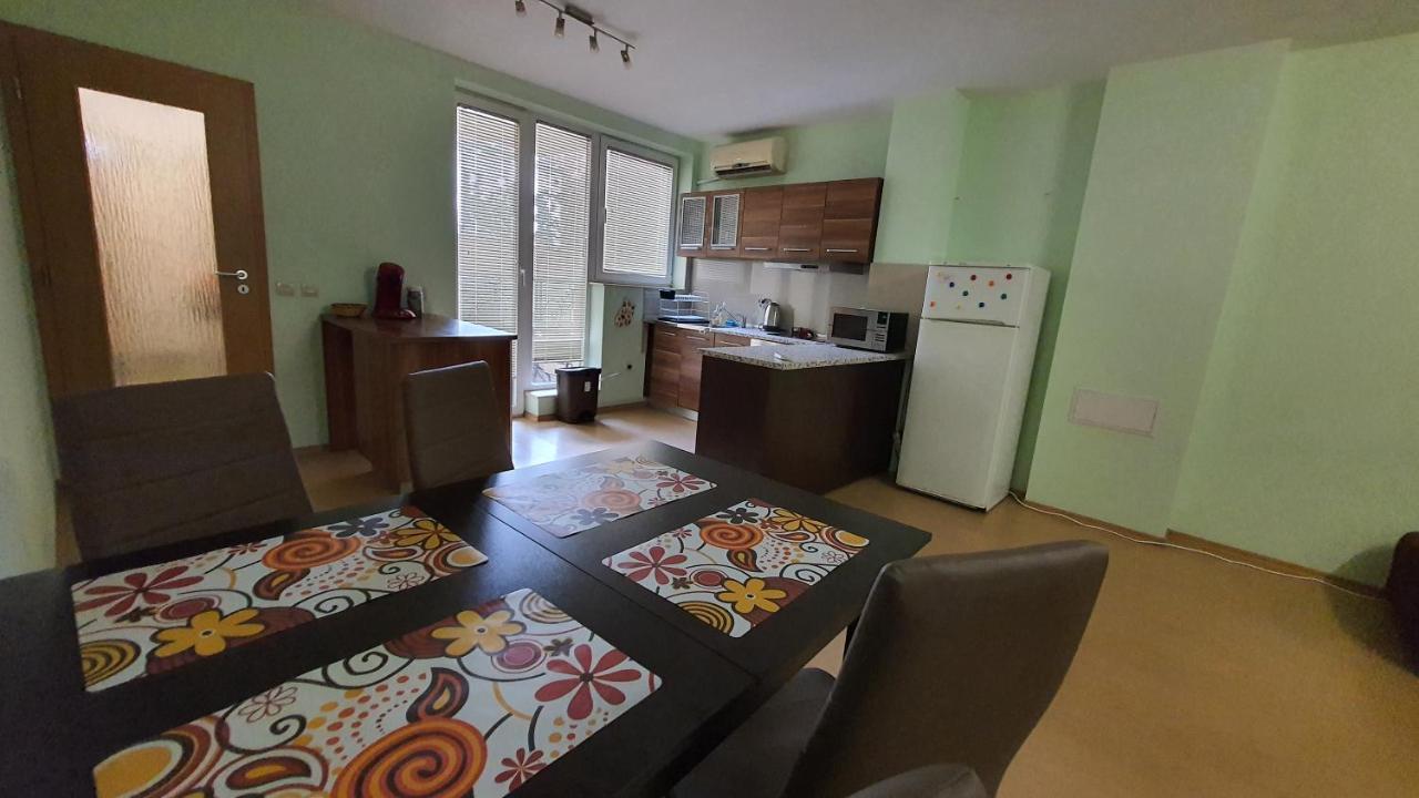 Апартаменти Minimalistic 1Br Flat With A Parking Spot Варна Екстер'єр фото
